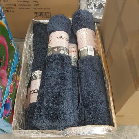BOX OF APPROXIMATELY 7 BRAND NEW PHOENIX MUDDLE WASHABLE SHAGGY RUGS, NAVY - 80 X 120cm