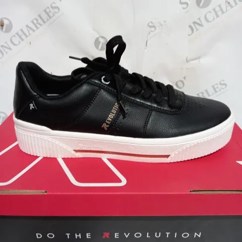 UNBOXED RIEKER EVOLUTION LACE UP TRAINER IN BLACK SIZE 6