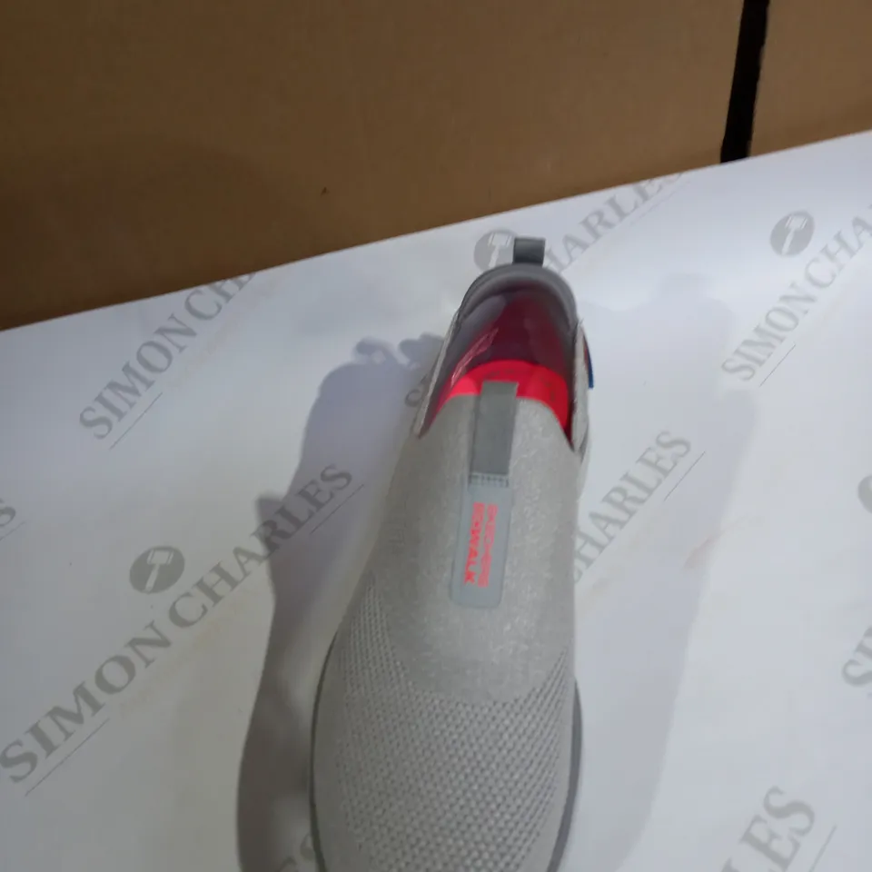 SKETCHERS GO WALK 6 SIZE 5