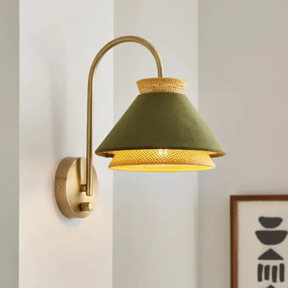 BOXED PHUKET WALL LIGHT