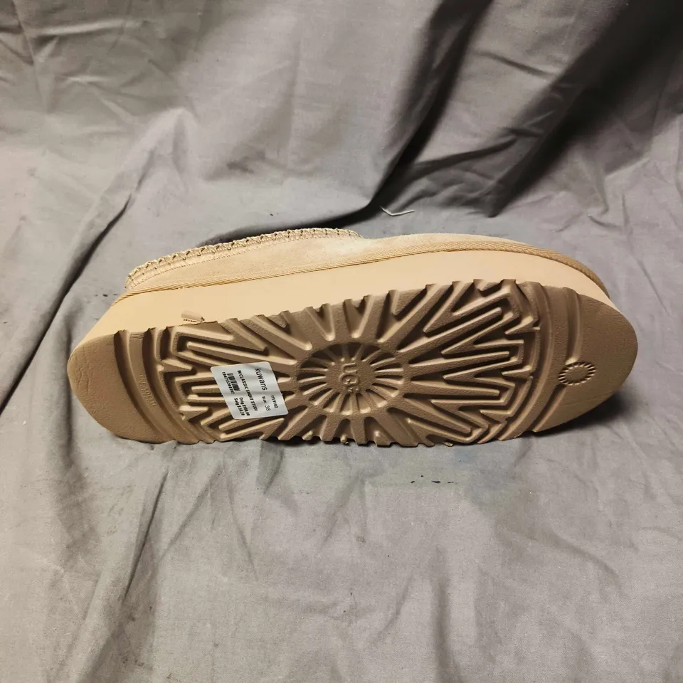 UGG KUWANS CLASSIC SLIP ON SHOES - 5