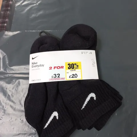 NIKE EVERYDAY BLACK SOCKS β PACK OF 6 PAIRS - UK SIZE 2-5