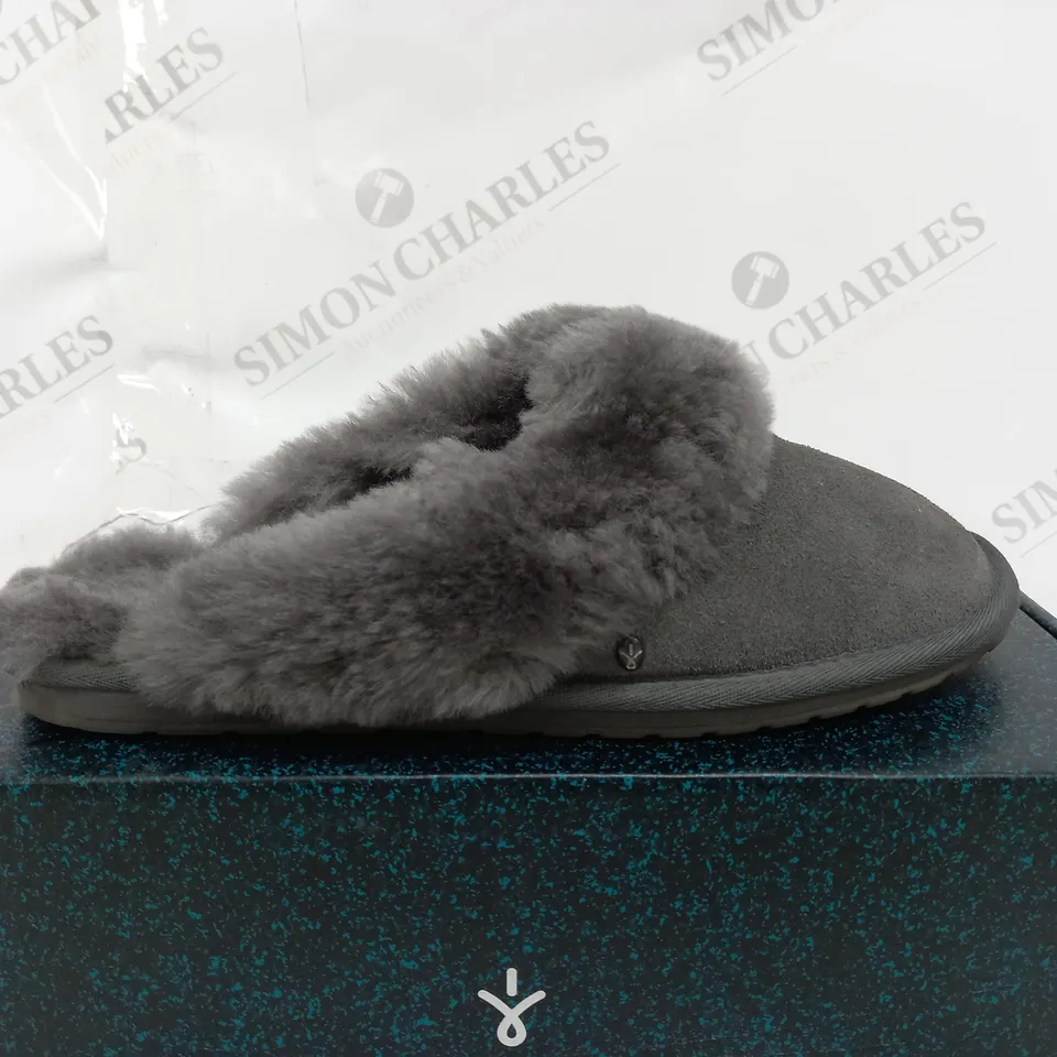 BOXED EMU NEST JOLIE SHEEPSKIN SLIPPERS, CHARCOAL - SIZE 7