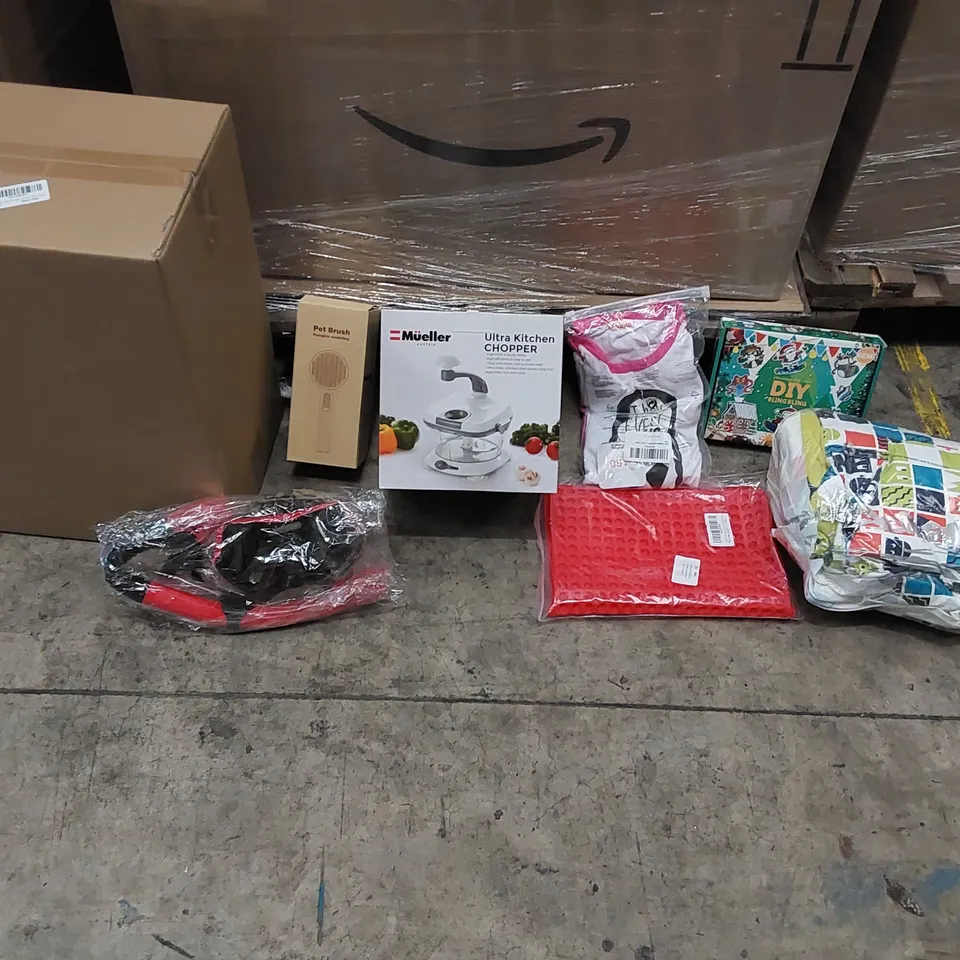 PALLET OF ASSORTED ITEMS INCLUDING: KITCHEN CHOPPER, SNORKELING EQUIPMENT, PET BRUSH, WASTEBIN, GIRLS CLOTHING, BOYS SNOWBOARDING OUTFIT, SILICONE BAKING MAT, CHRISTMAS KEY RINGS