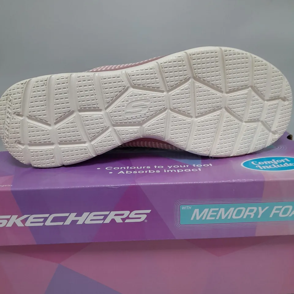 BOXED SKECHERS SIZE 6 ROSE LACE UP TRAINERS WITH MEMORY FOAM
