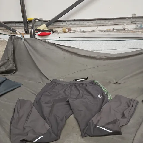 MONTIREX GREY TRACK PANTS WITH REFLECTIVE STRIPS – L
