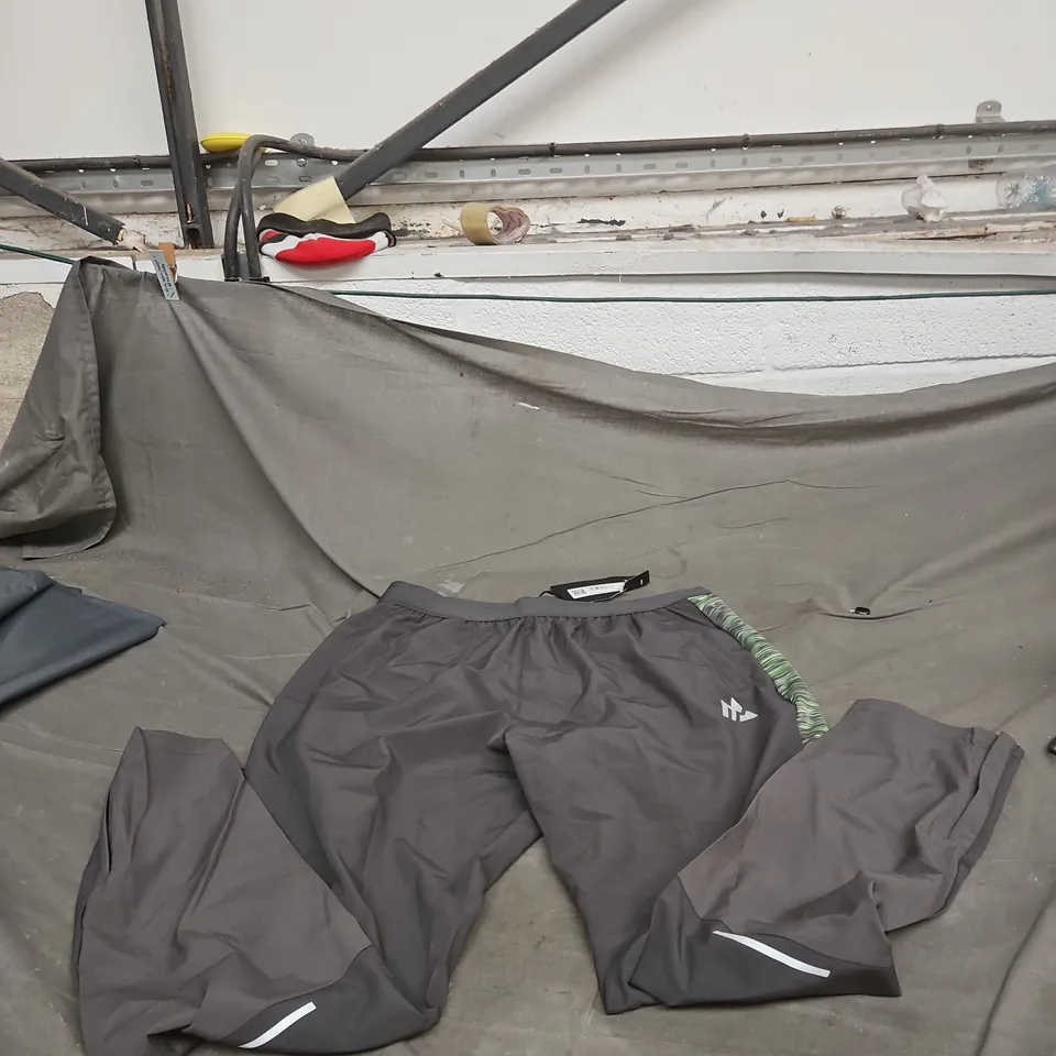 MONTIREX GREY TRACK PANTS WITH REFLECTIVE STRIPS – L