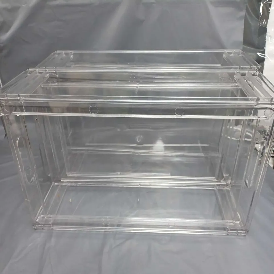 LOT OF 4 HOUSEHOLD ITEMS TO INCLUDE GARDEN PLANTER AND STORAGE BOXES