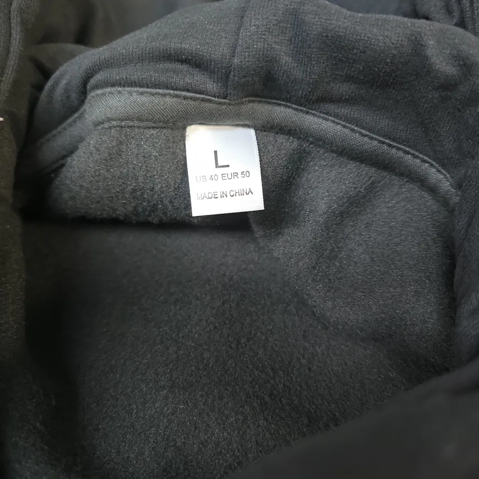 BLACK HOODIE WITH WHITE FOX VOL. 3 – UK L (US 40, EUR 50)