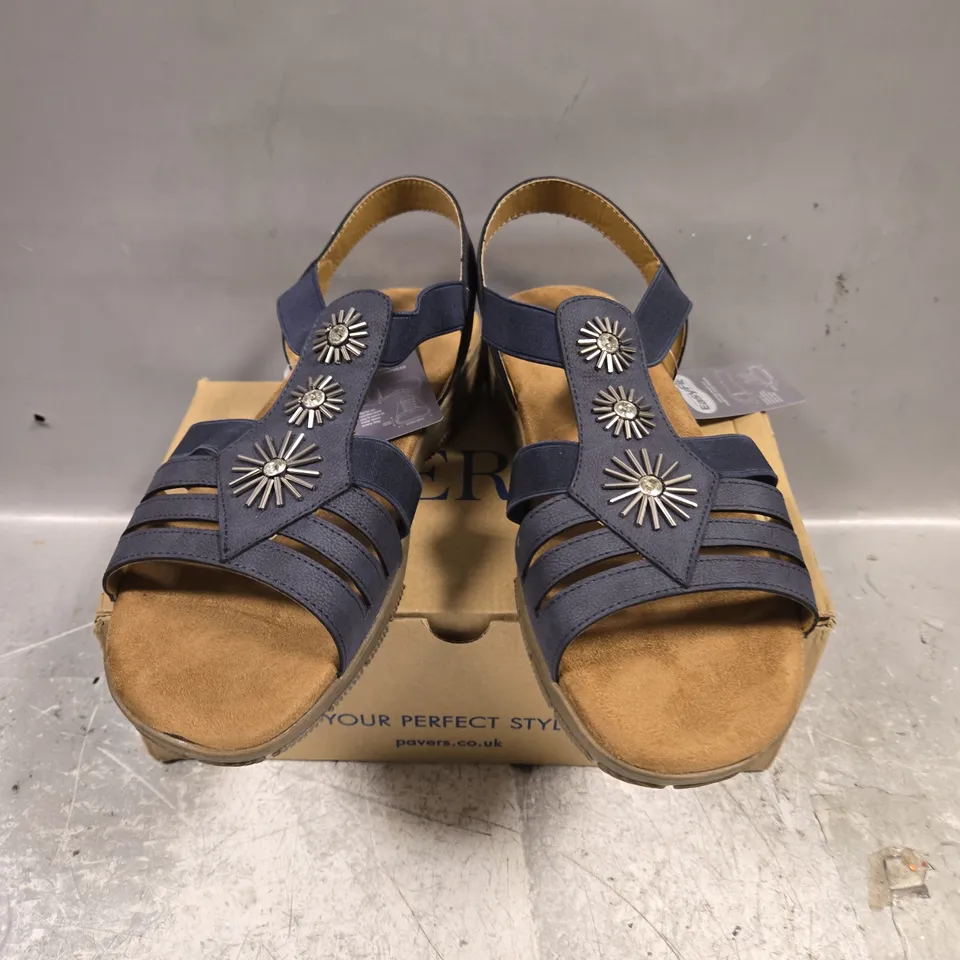 BOXED PAIR OF PAVERS ELVIRA SANDALS IN NAVY - 6
