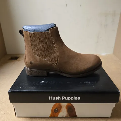 HUSH PUPPIES EDITH BOOT – WOMEN'S TAN LEATHER CHELSEA BOOT, UK 7 