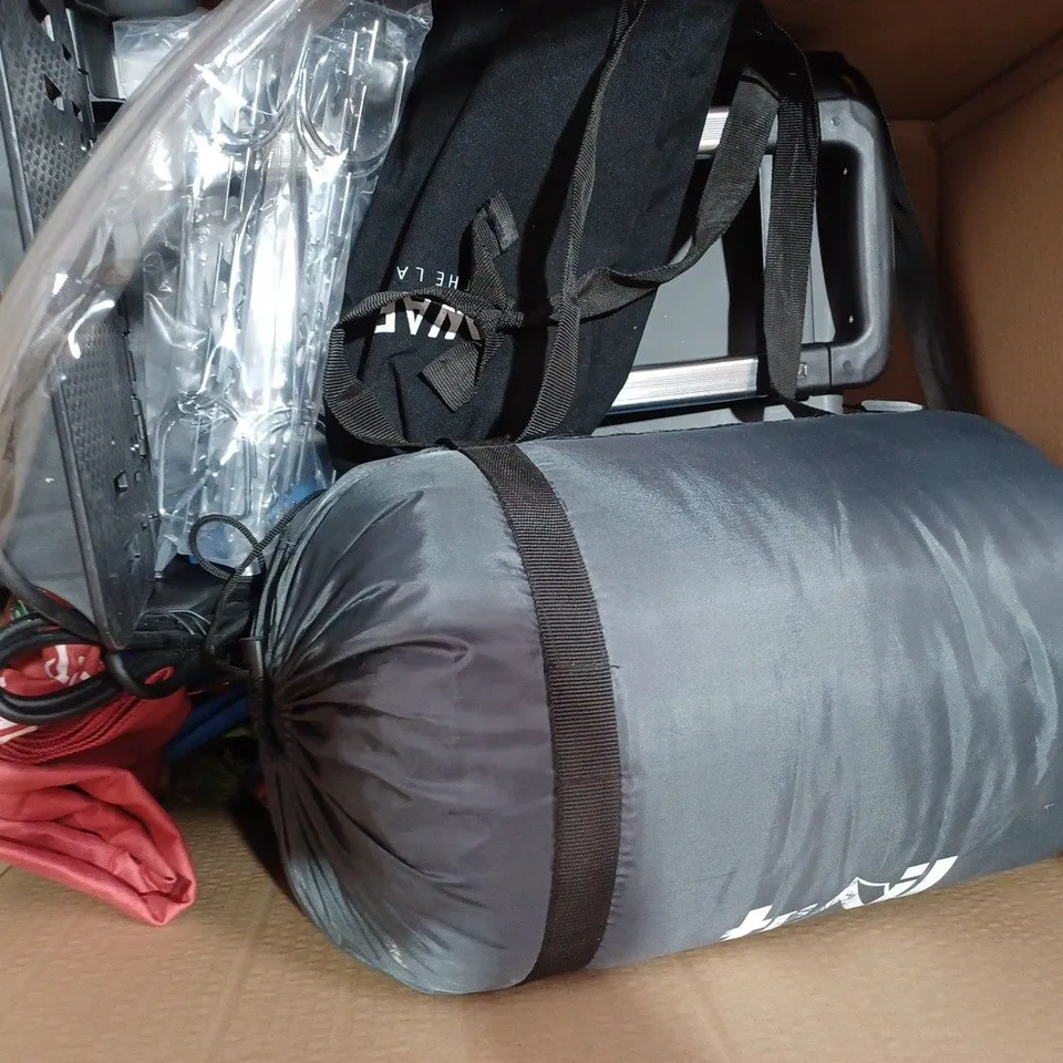 BOX OF APPROXIMATELY 10 ASSORTED HOUSEHOLD ITEMS TO INCLUDE BULKY SOFT NAPKINS, HEAVY DUTY REFUSE SACKS, ETC