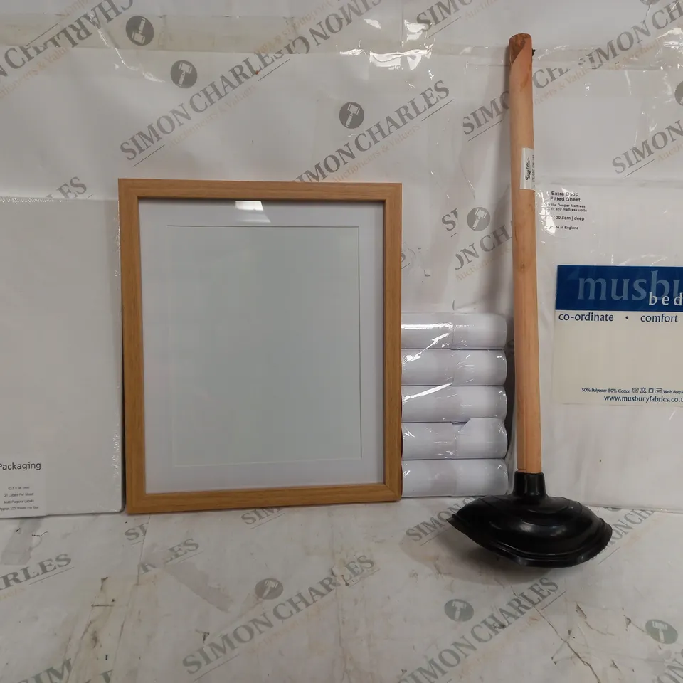 BOX OF APPROXIMATELY 12 ASSORTED ITEMS TO INCLUDE - MUSBURY BEDDING - PLUNGER - SMITHPACKAGING 21 LABLE SHEETS ECT