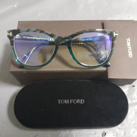 BOXED PAIR OF TOM FORD PATTERNED BLUE AND BLACK GLASSES