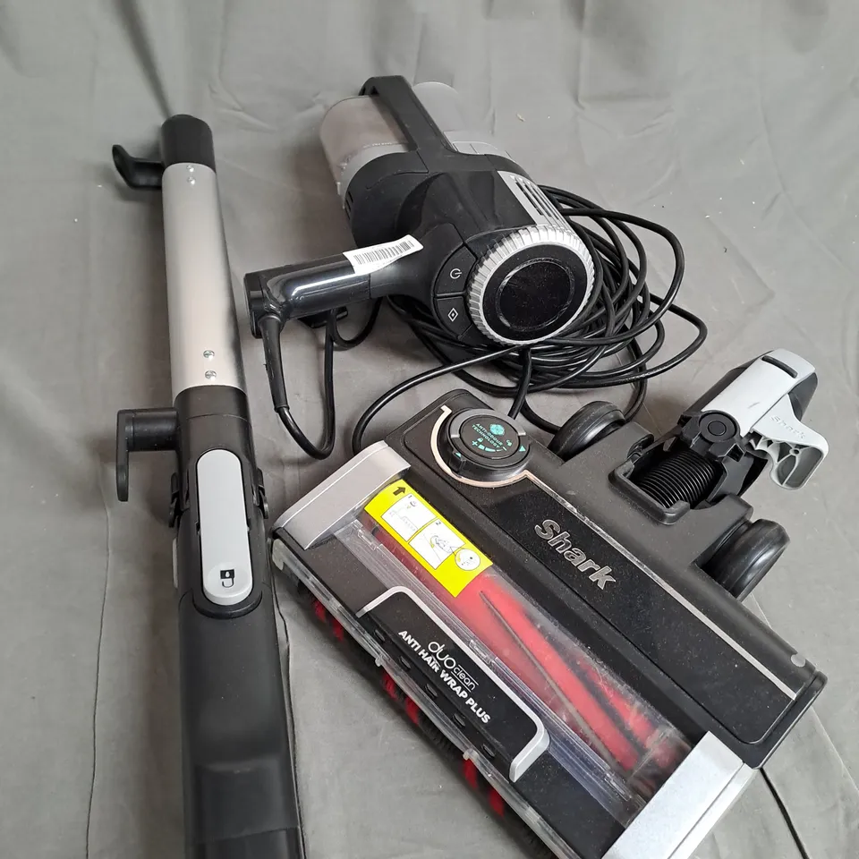 BOXED OUTLET SHARK STRATOS CORDED STICK VACUUM CLEANER HZ3000UKT