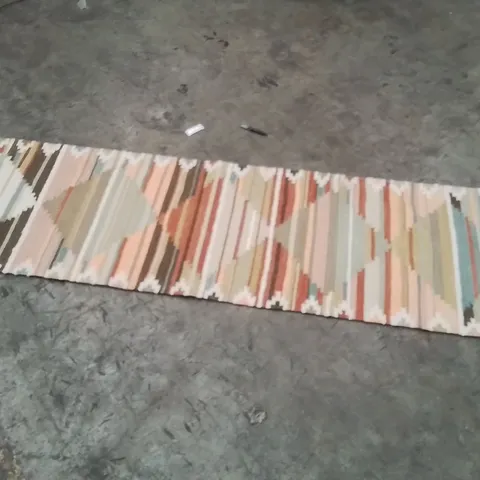 QUALITY DESIGNER AREA RUG - APPROXIMATELY 230X60CM