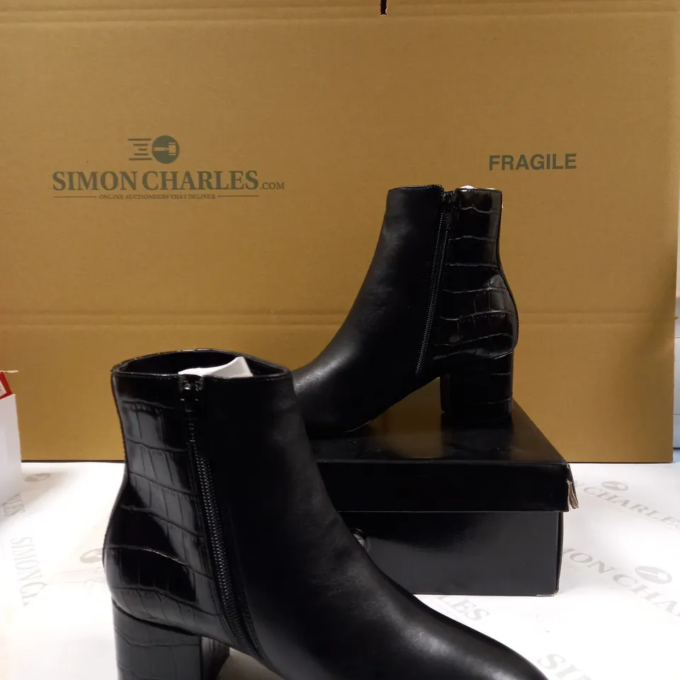 DUNNE LONDON OLEAH ANKLE BOOT SIZE 5
