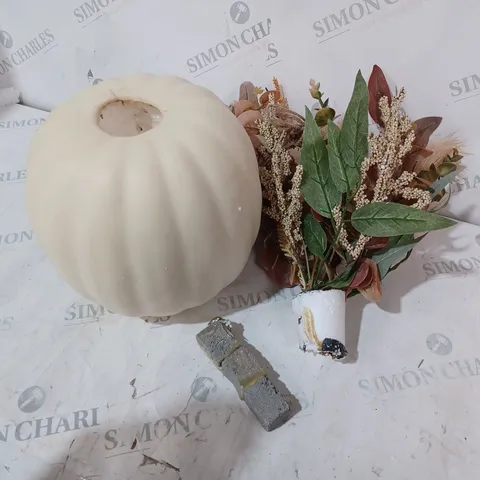 PRE-LIT AUTUMN DECORATIONS