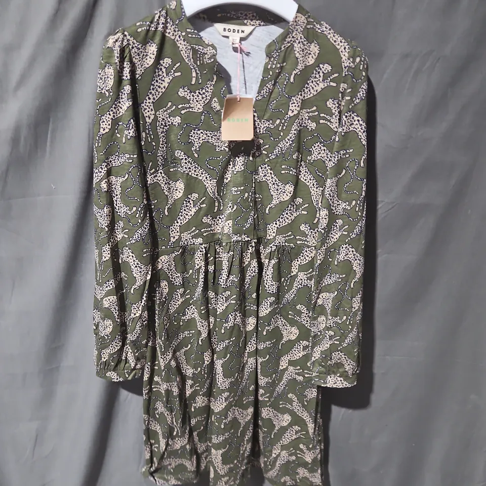 BODEN WOMEN'S GREEN ANIMAL-PRINT DRESS - LONG SLEEVES, TAG ATTACHED SIZE 8
