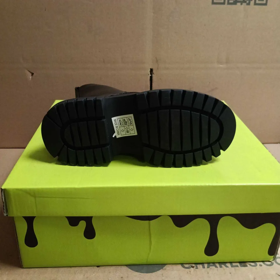 KOI KIDZ MAGIC DREAMERS LACE UP BOOTS BLACK SIZE 10