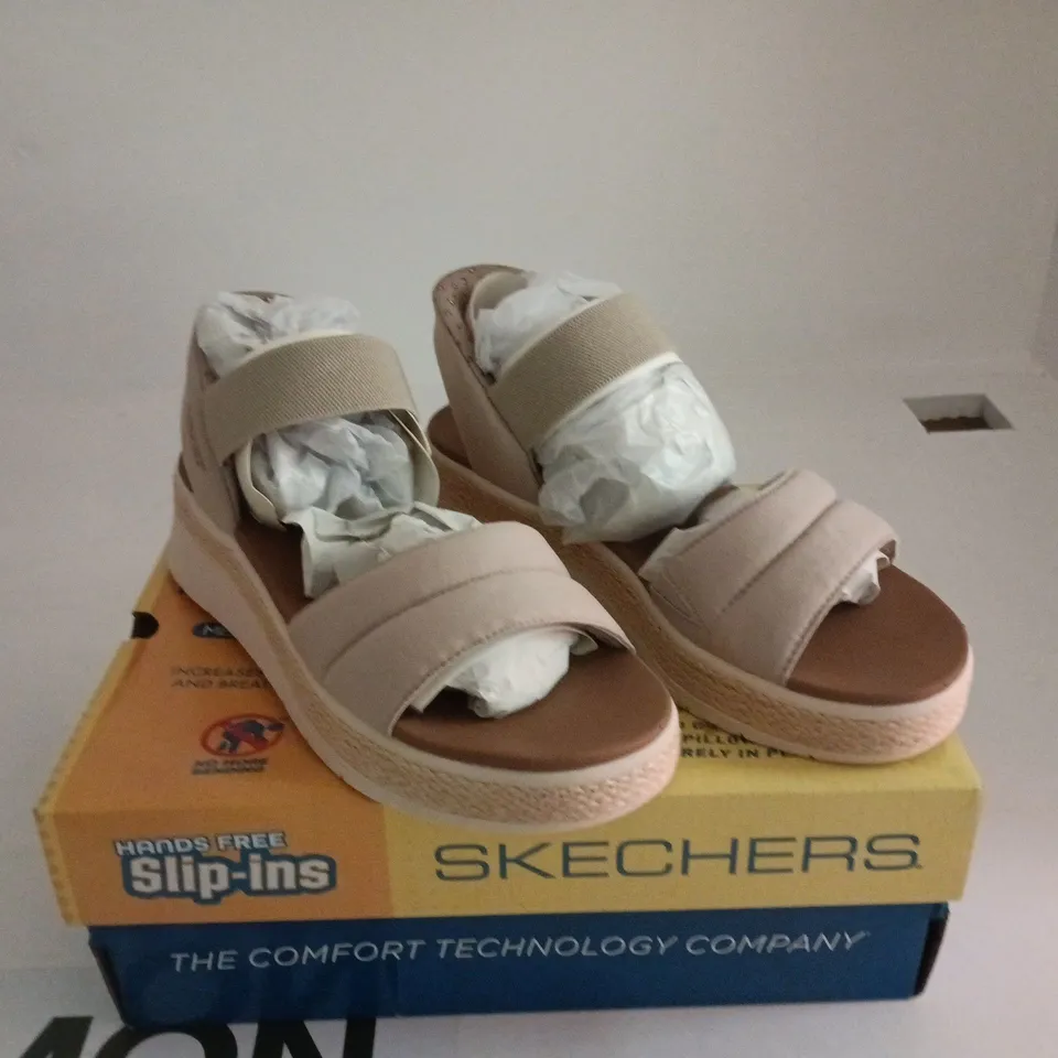 SKECHERS BOBS SUN RAY UK 4.5 SANDALS BOXED