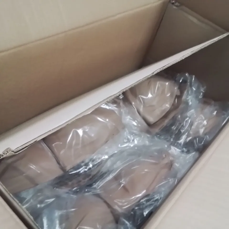 BOX CONTAINING APPROXIMATELY 14 BRAND NEW MAGISCULPT WOMENS BODYSUIT 40E ALMOND