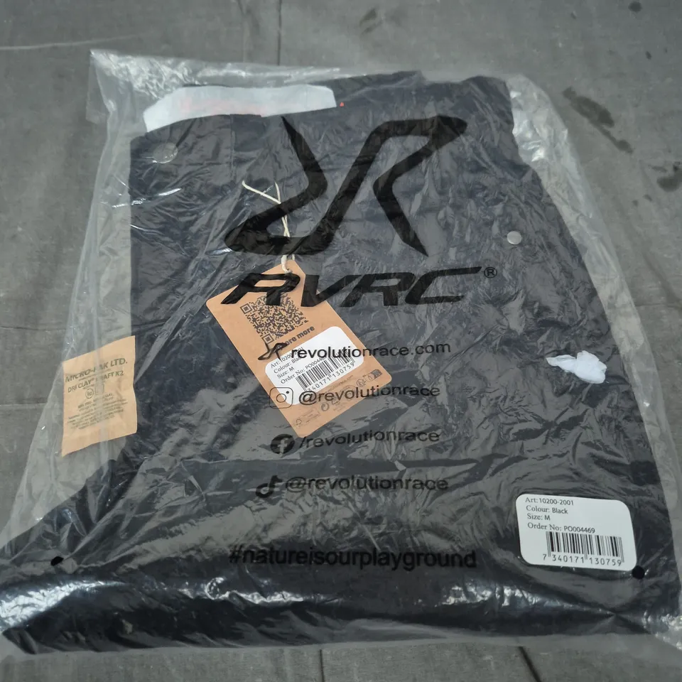 REVOLUTION RACE SHORTS – BLACK, UK SIZE M