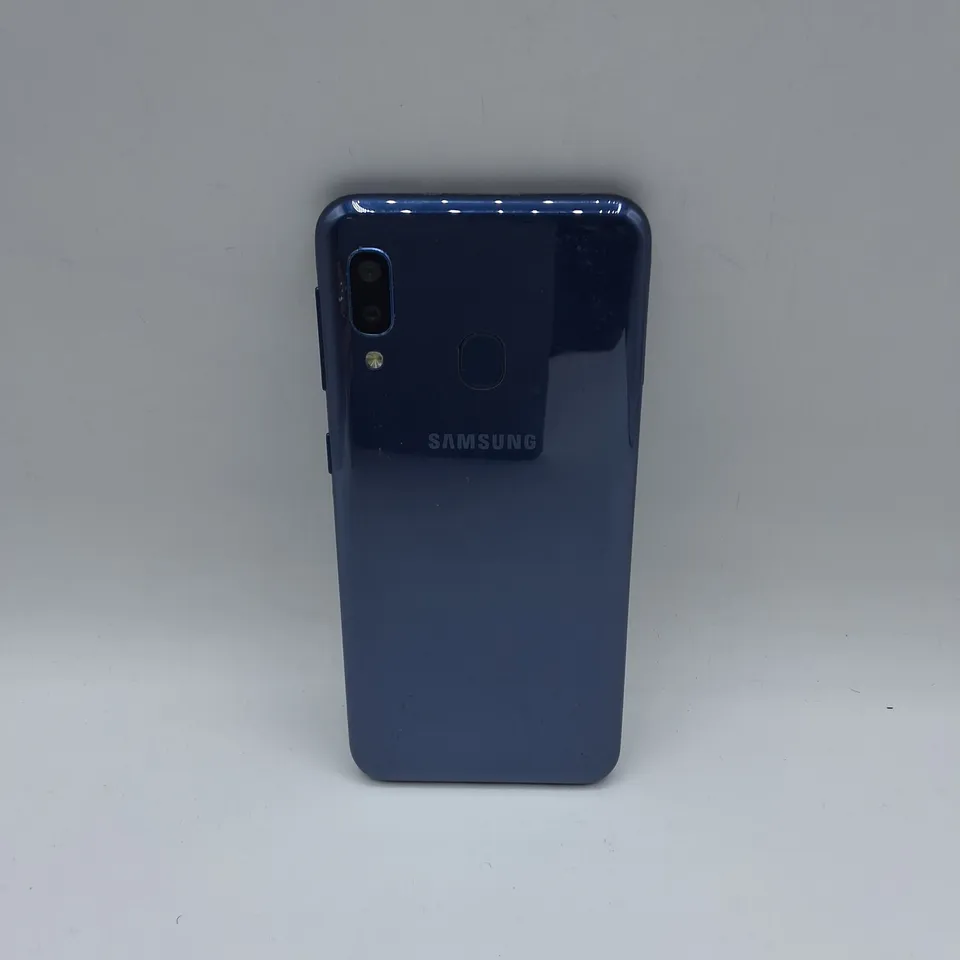 UNBOXED SAMSUNG A20E 32GB IN BLUE 