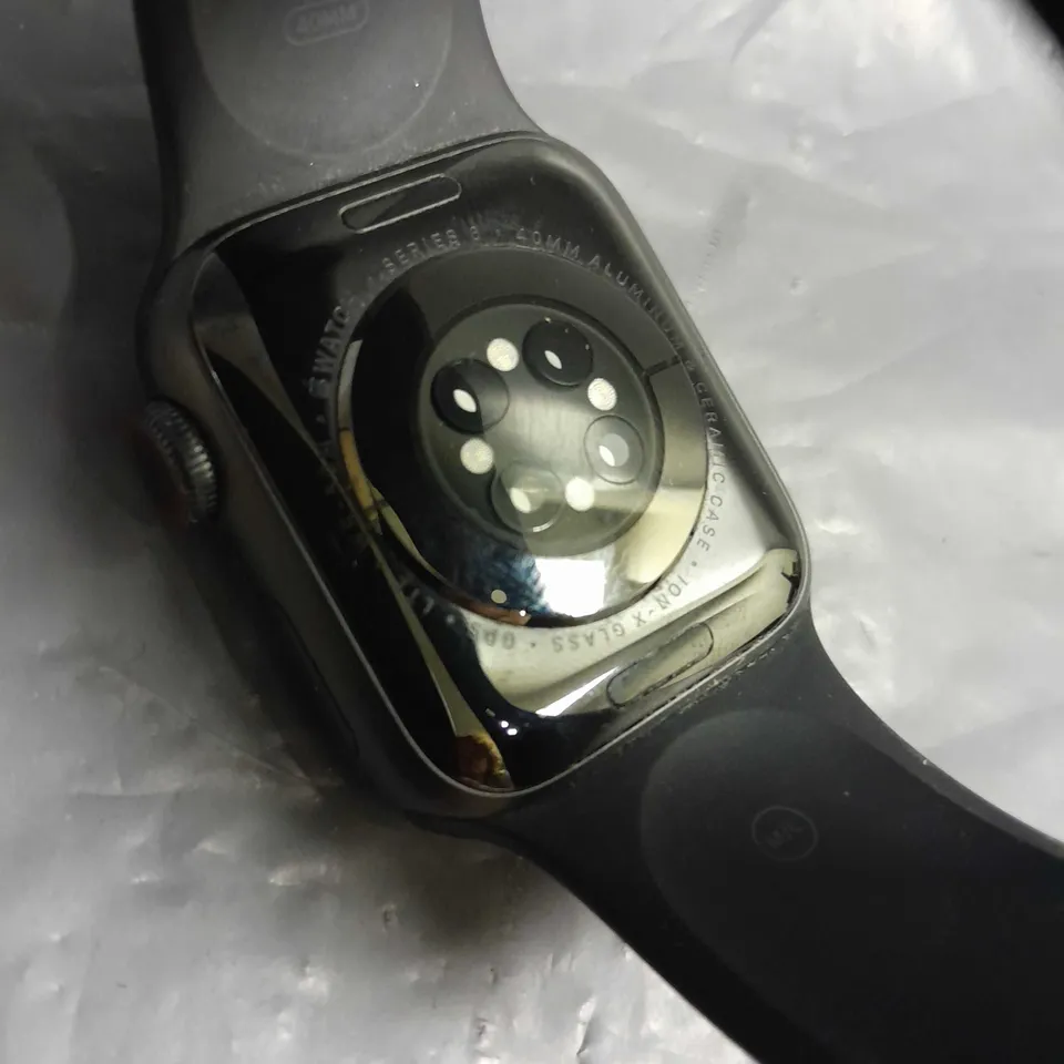 APPLE WATCH SERIES 6 IN BLACK SIZE M/L STRAP - SERIAL NUMBER H4HD921GQ20T