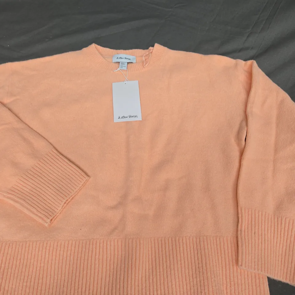 & OTHER STORIES KNITTED JUMPER IN PEACH - EUR S