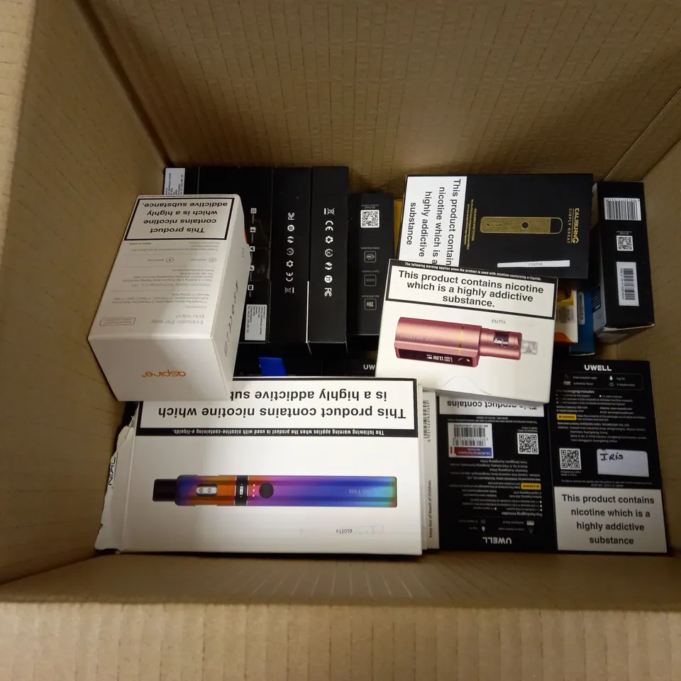 BOX OF APPROXMATELY 28 E-CIGARETTES AND LIQUIDS TO INCLUDE INNOKIN COOLFIRE Z50 ZLIDE, ASPIRE POCKEX BOX KIT, CALIBURN G POD SYSTEM, ETC