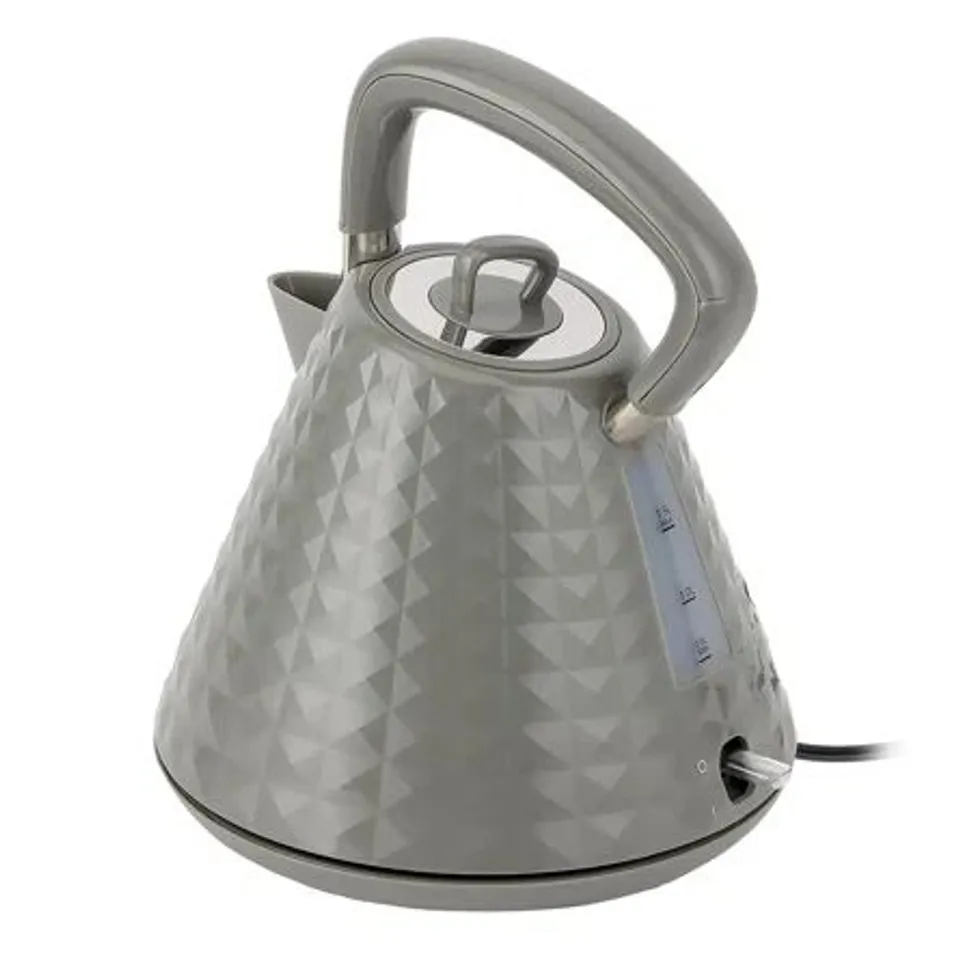 BOXED GEEPAS 1.5L CORDLESS ELECTRIC TRADITIONAL PYRAMID KETTLE, 3000W (1 BOX)