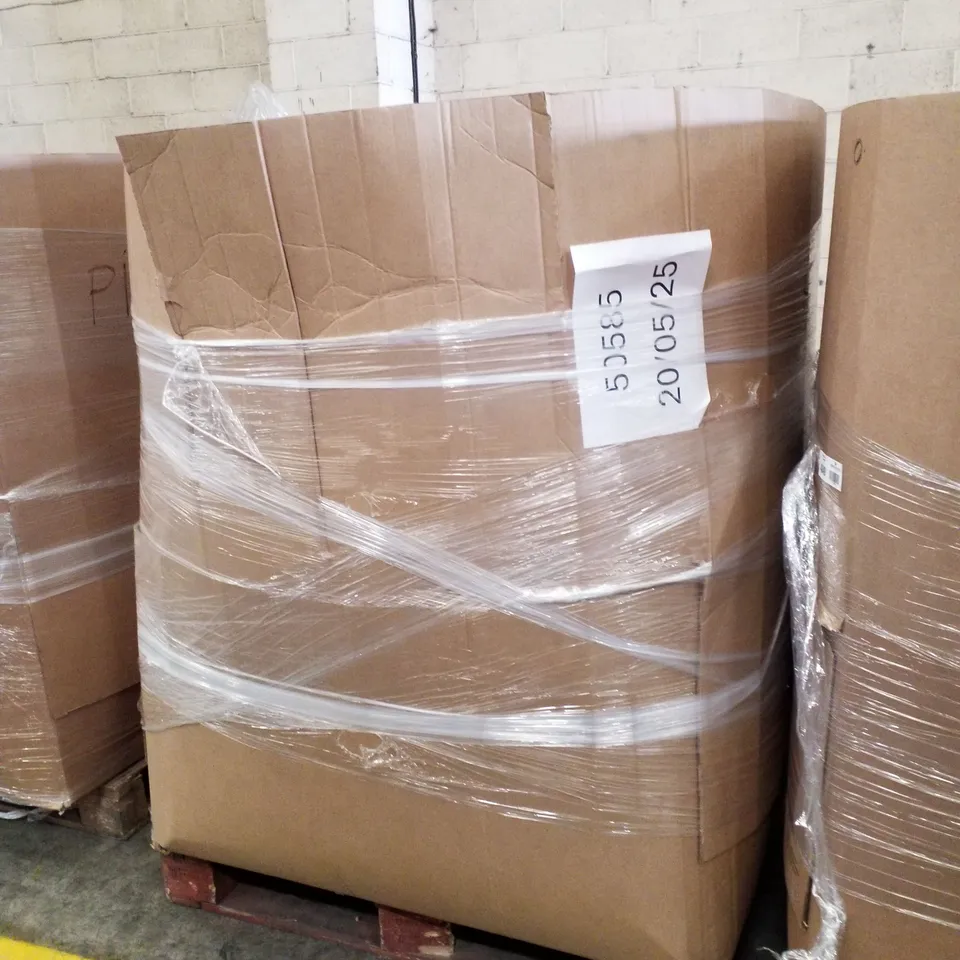 PALLET CONTAINING ASSORTED GARDEN HOSES & INFLATABLES 