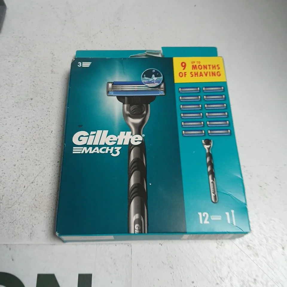 TOTE OF APPROXIMATELY 20 ASSORTED COSMETICS TO INCLUDE: GILLETTE MACH 3