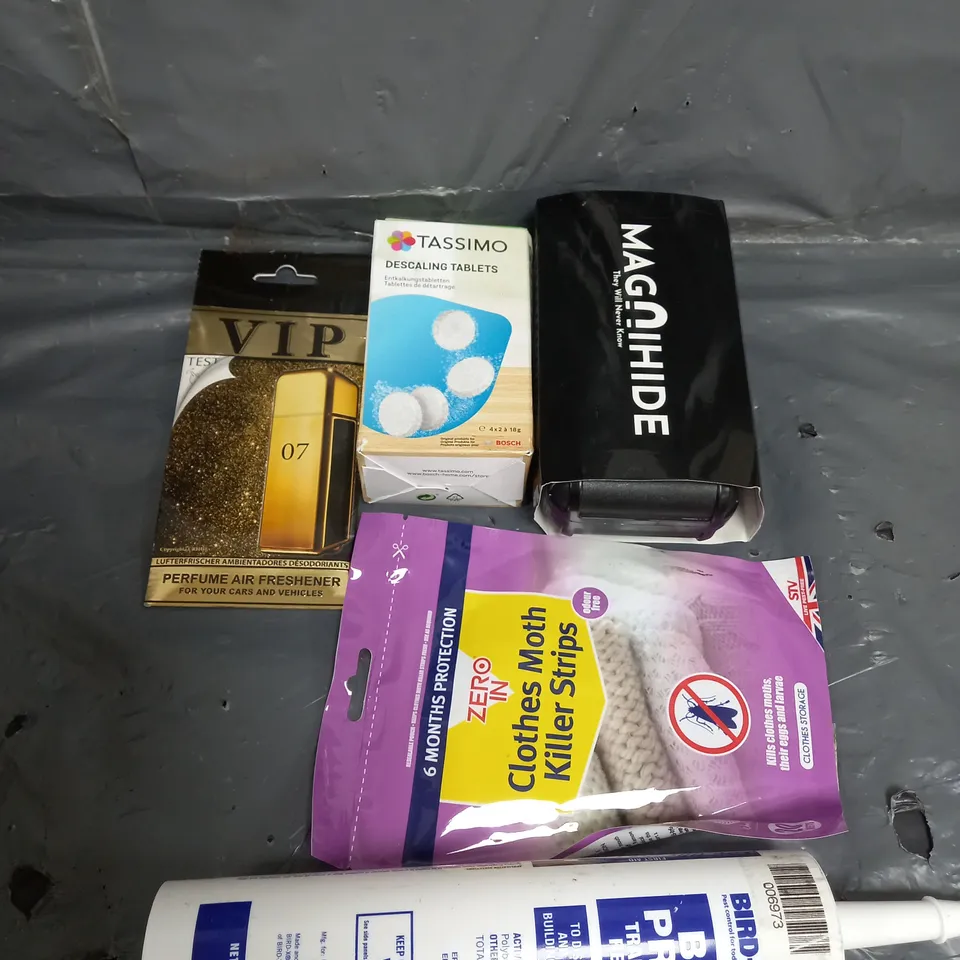 APPROXIMATELY 10 ASSORTED HOUSEHOLD ITEMS TOO INCLUDE STORAGE BOXES , DESCALING TABLETS , REPELLENT , ETC 