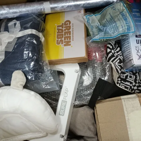 APPROXIMATELY 20 ASSORTED HOUSEHOLD PRODUCTS TO INCLUDE EPOXY RESIN, SURE FLAP, TOWEL BALE, ETC - COLLECTION ONLY