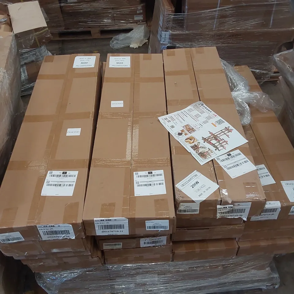PALLET CONTAINING LARGE NUMBER OF BRAND NEW WOODEN PORTABLE GARDEN SHELVES 