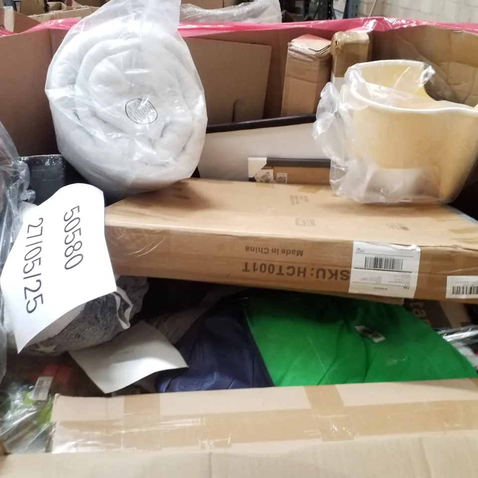 PALLET CONTAINING ASSORTED PRODUCTS INCLUDING ICE CRUSHER, 2 STEP STOOL, POTTY CHAIR & ROLL OF ASTROTURF 