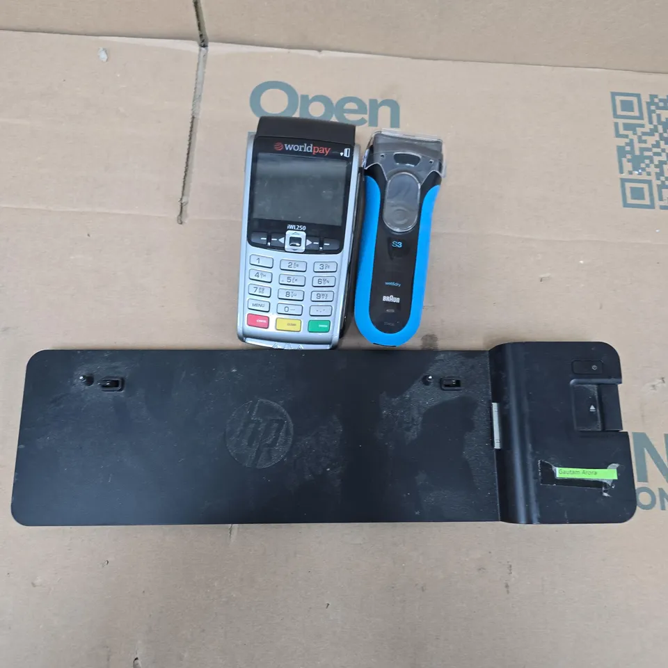 APPROXIMATELY 10 ASSORTED ELECTRICAL ITEMS TO INCLUDE BRAUN S3, WORLDPAY IWL250, HP DOCKING STATION, ETC
