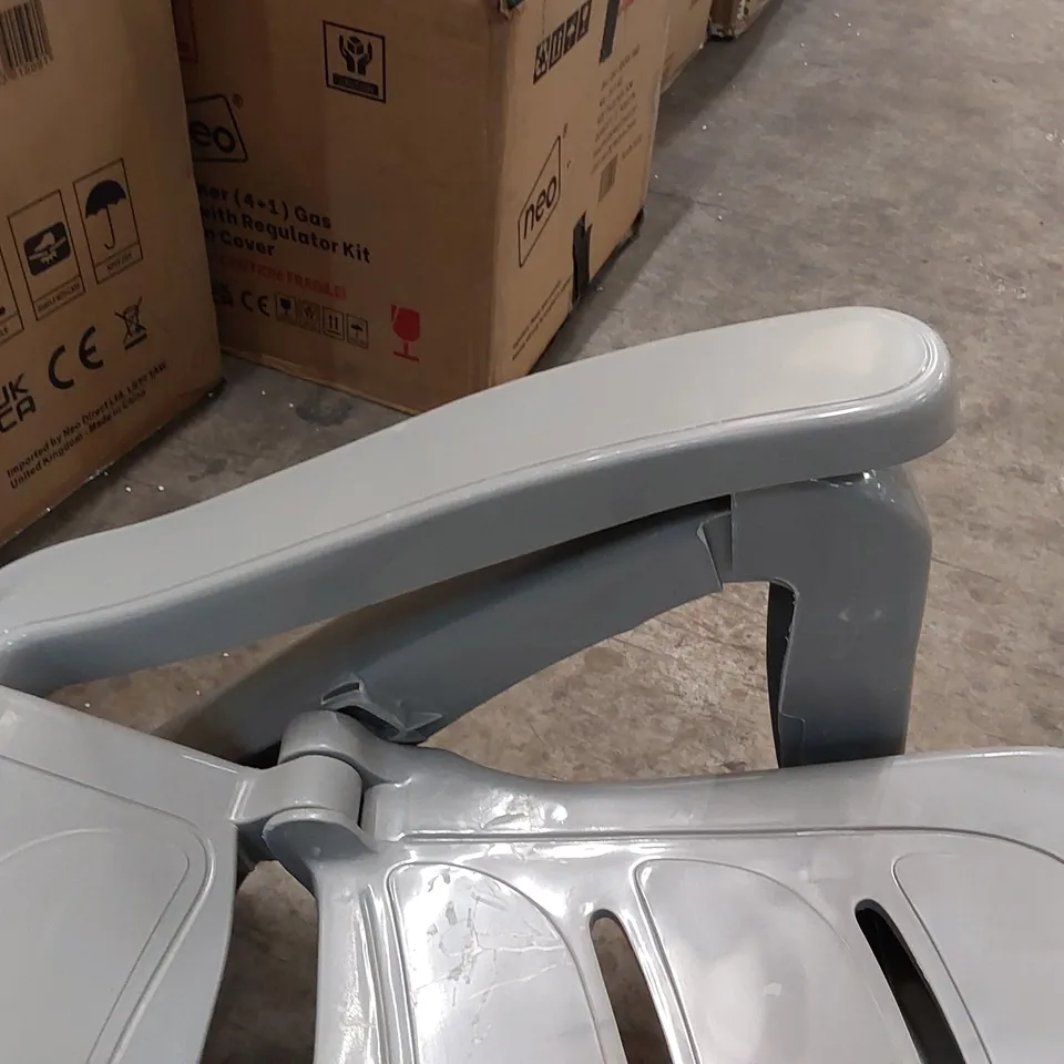 FOLDING PORTABLE PLASTIC SUN LOUNGER IN GREY 