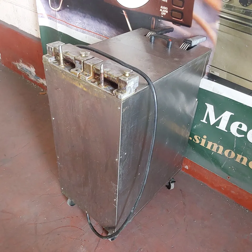 VALENTINE COMMERCIAL TWIN BASKET ELECTRIC FRYER