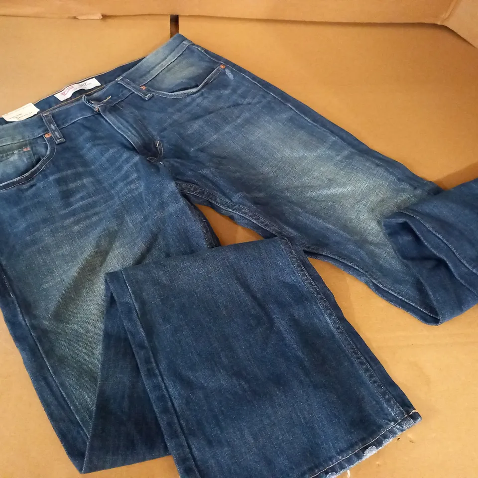 LEVIS 507 BOOT CUT JEANS - W34 L32