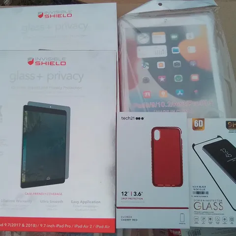 PALLET CONTAINING A LARGE QUANTITY OF ASSORTED BRAND NEW PHONE AND TABLET CASES AND SCREEN PROTECTORS