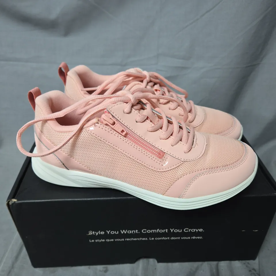 VIONIC AGILE CASSIS ZIP TRAINER PINK SIZE 4