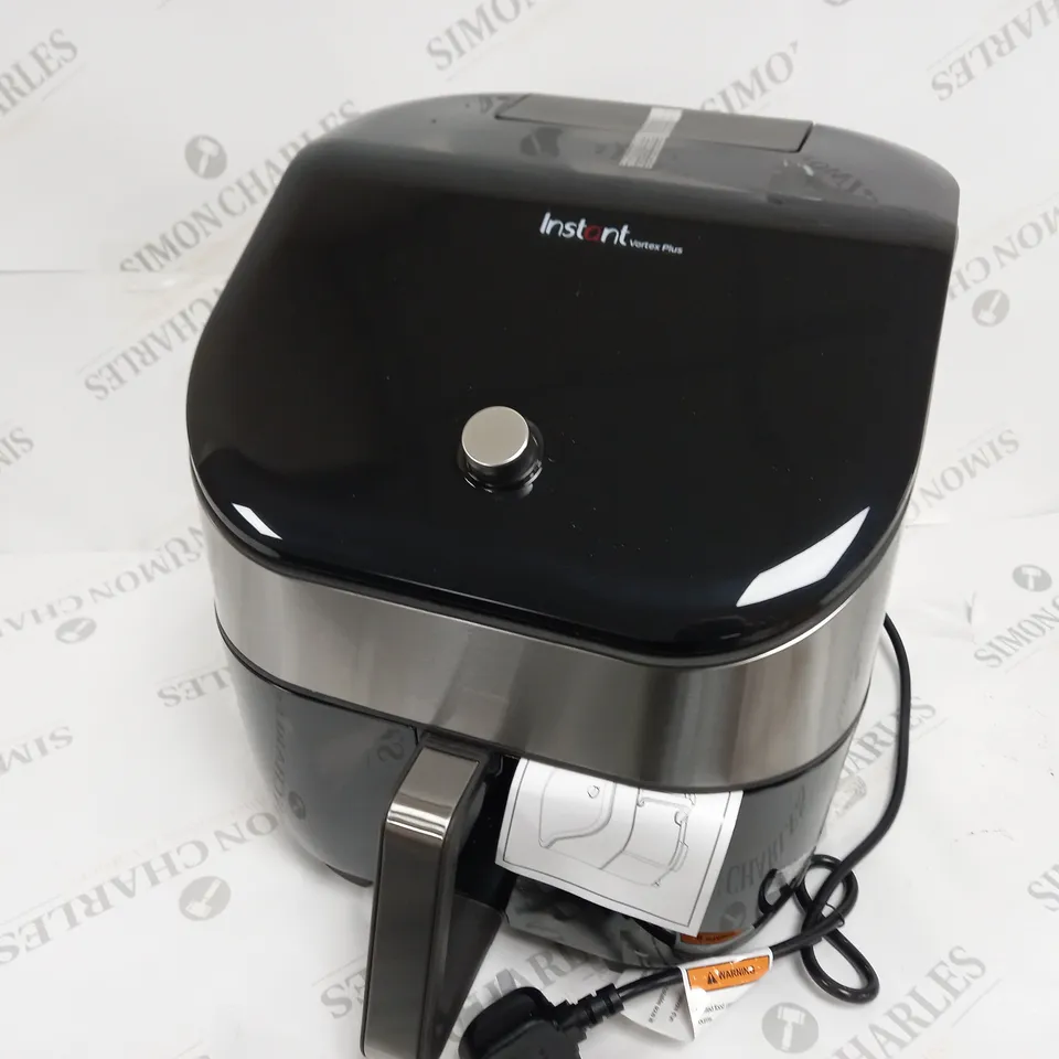 BOXED INSTANT VORTEX 6 IN 1 AIR FRYER 