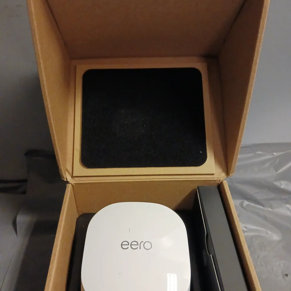 BOXED EERO 6 DUAL-BAND MESH WIFI ROUTER