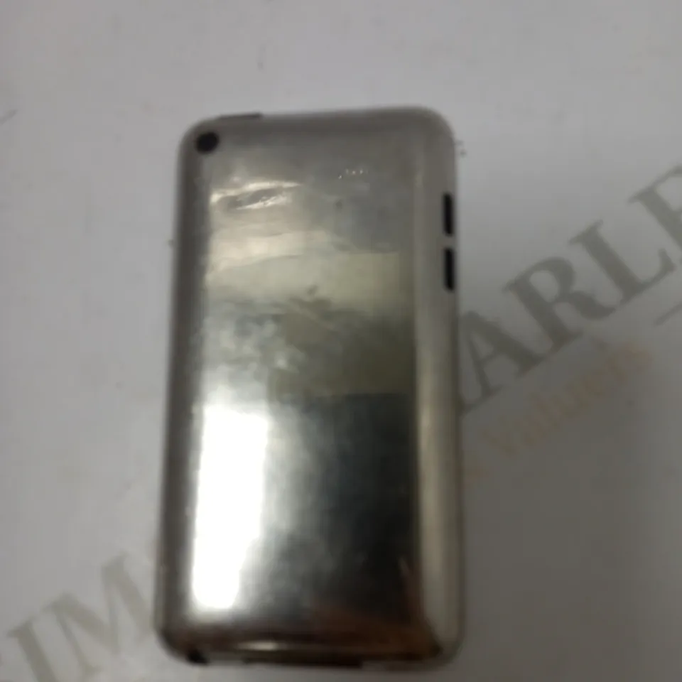 IPOD TOUCH 4TH GEN