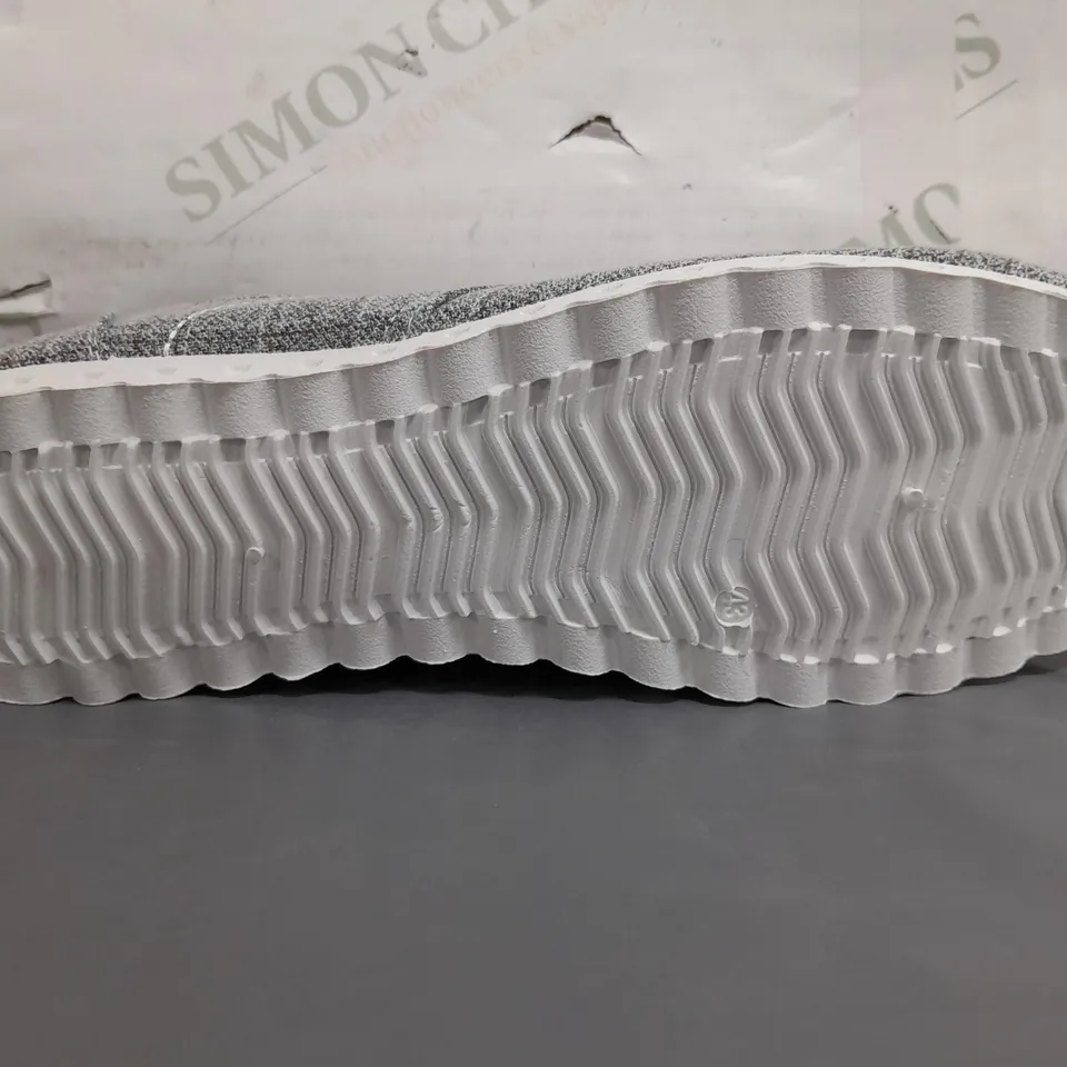 BOXED PAIR OF DESIGNER SHOES IN GREY EU SIZE 43