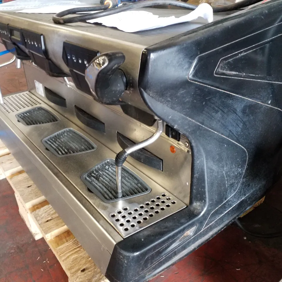 RANCILIO RAN7-3 COMMERCIAL 3 GROUP BARRISTA COFFEE MACHINE 