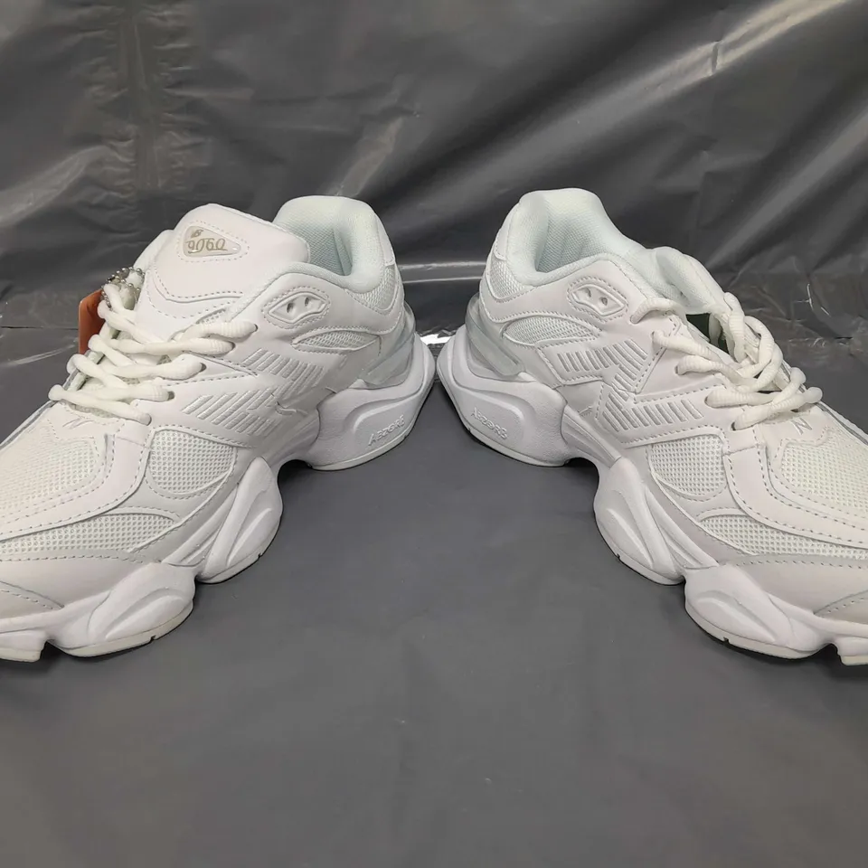 BOXED PAIR OF NEW BALANCE 9060 SHOES IN WHITE UK SIZE 6